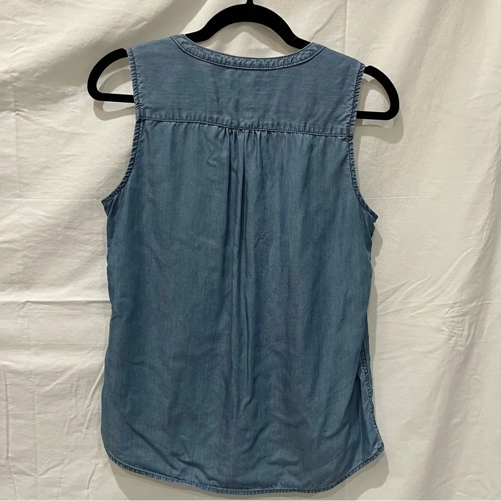 Banana Republic Sleeveless Chambray Shirt Size Small - Picture 3 of 8